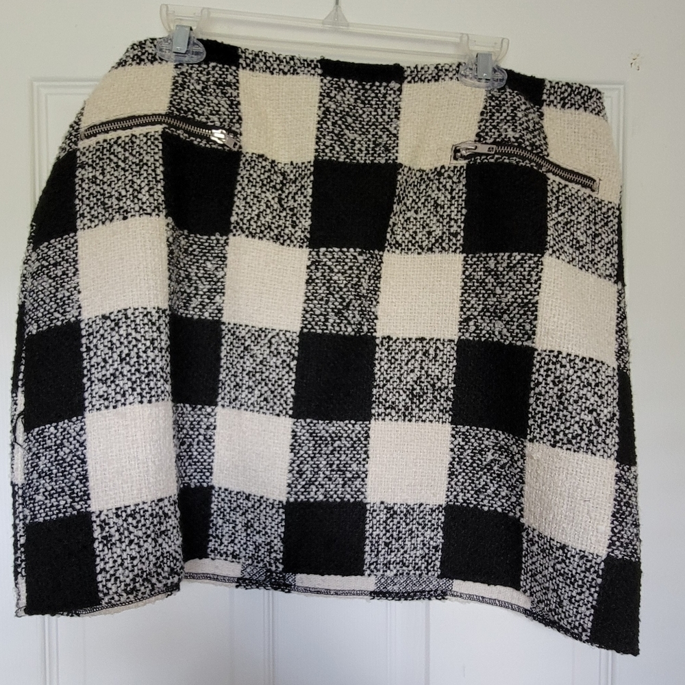 Plaid tweed black and white mini skirt